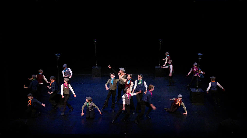 Musical Theatre Large Groups Inter - Associates